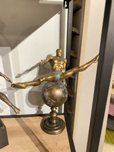 Charger l&#39;image dans la galerie, acrobate sur pied en métal
